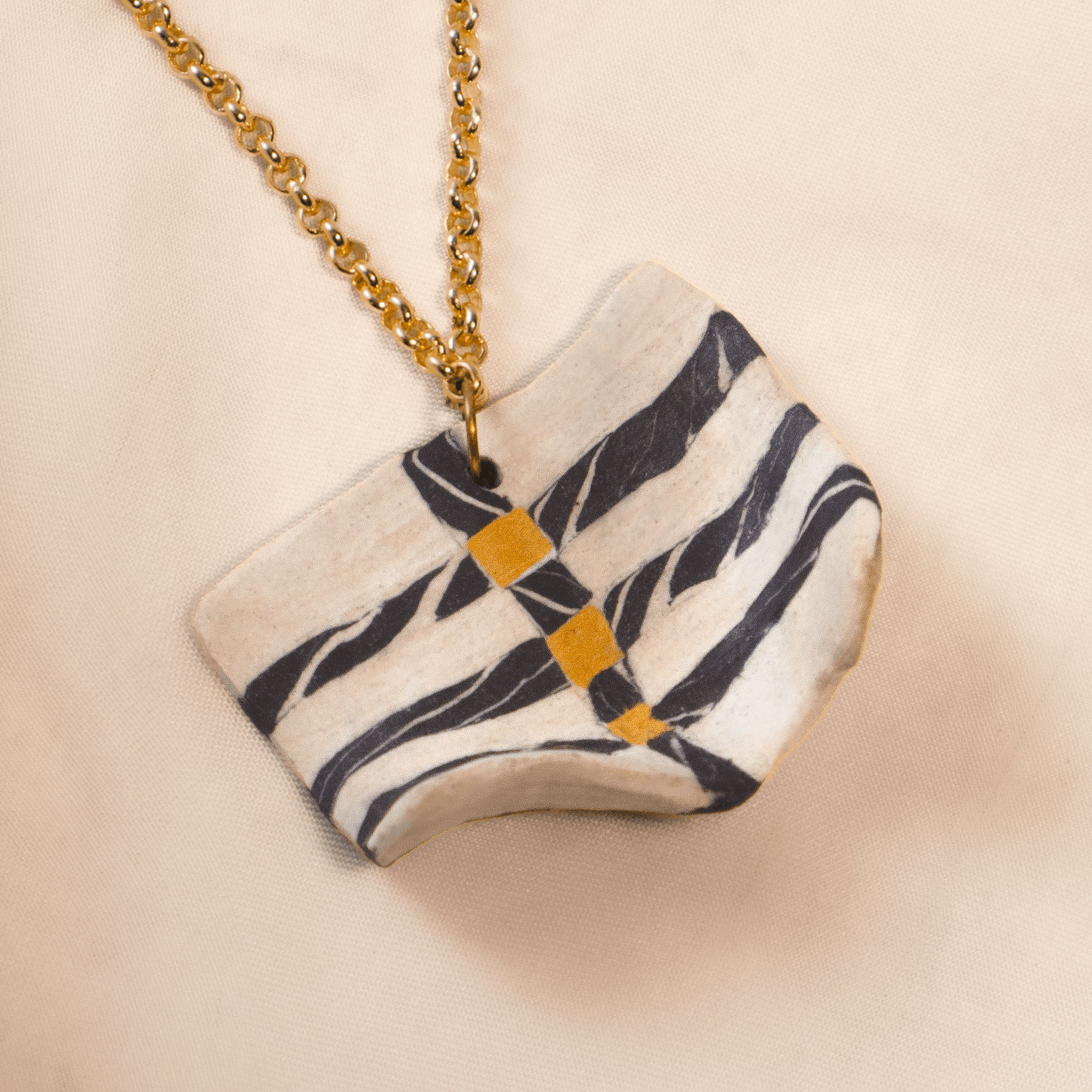 Akin Chain 04