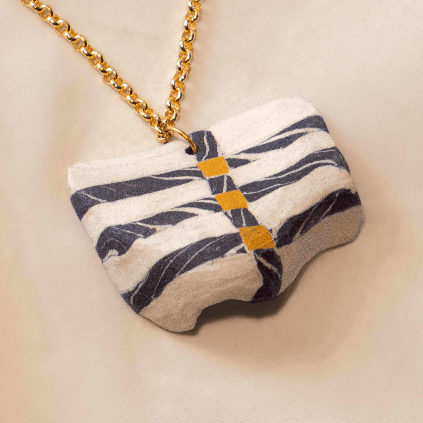 Akin Chain 04
