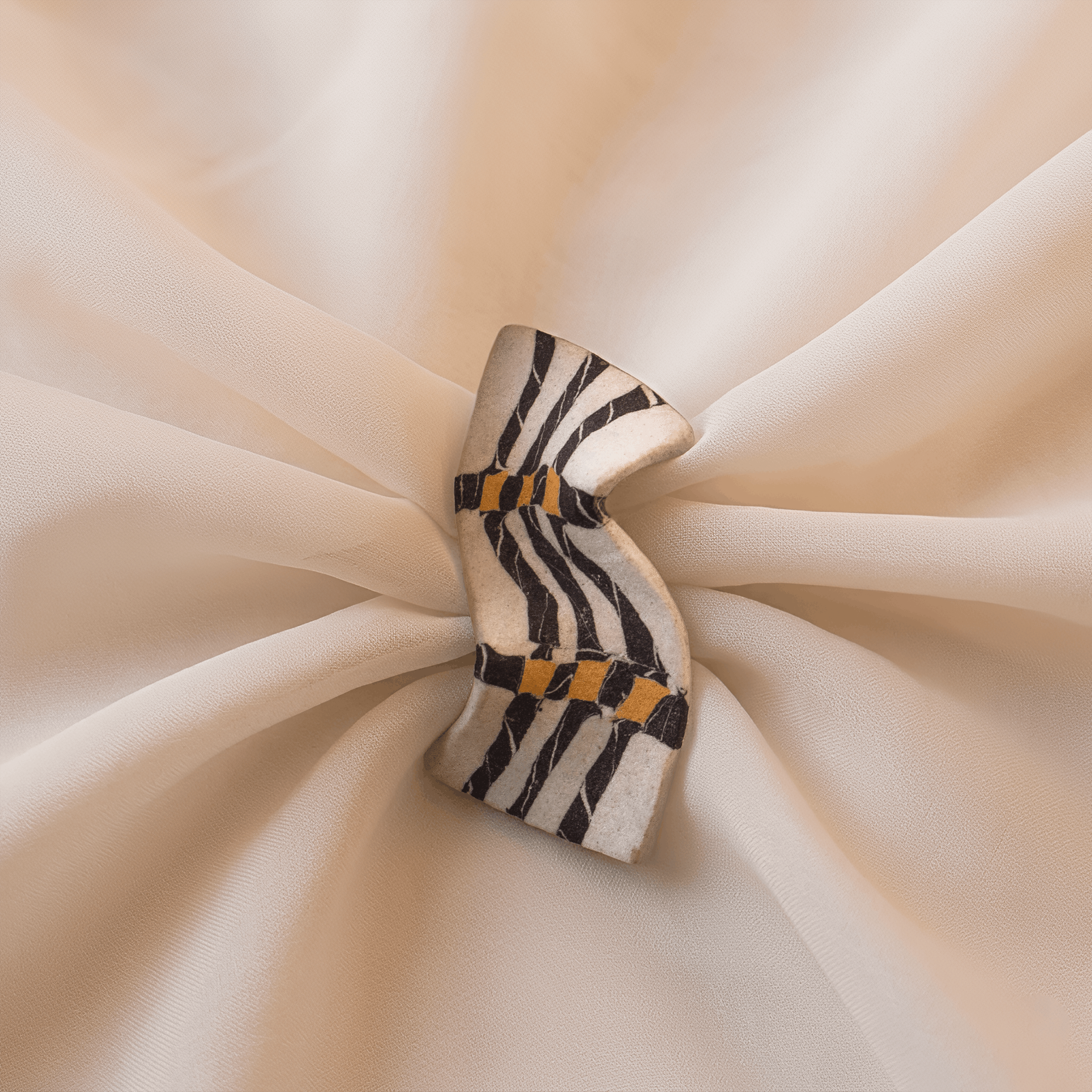 Akin Brooch 02