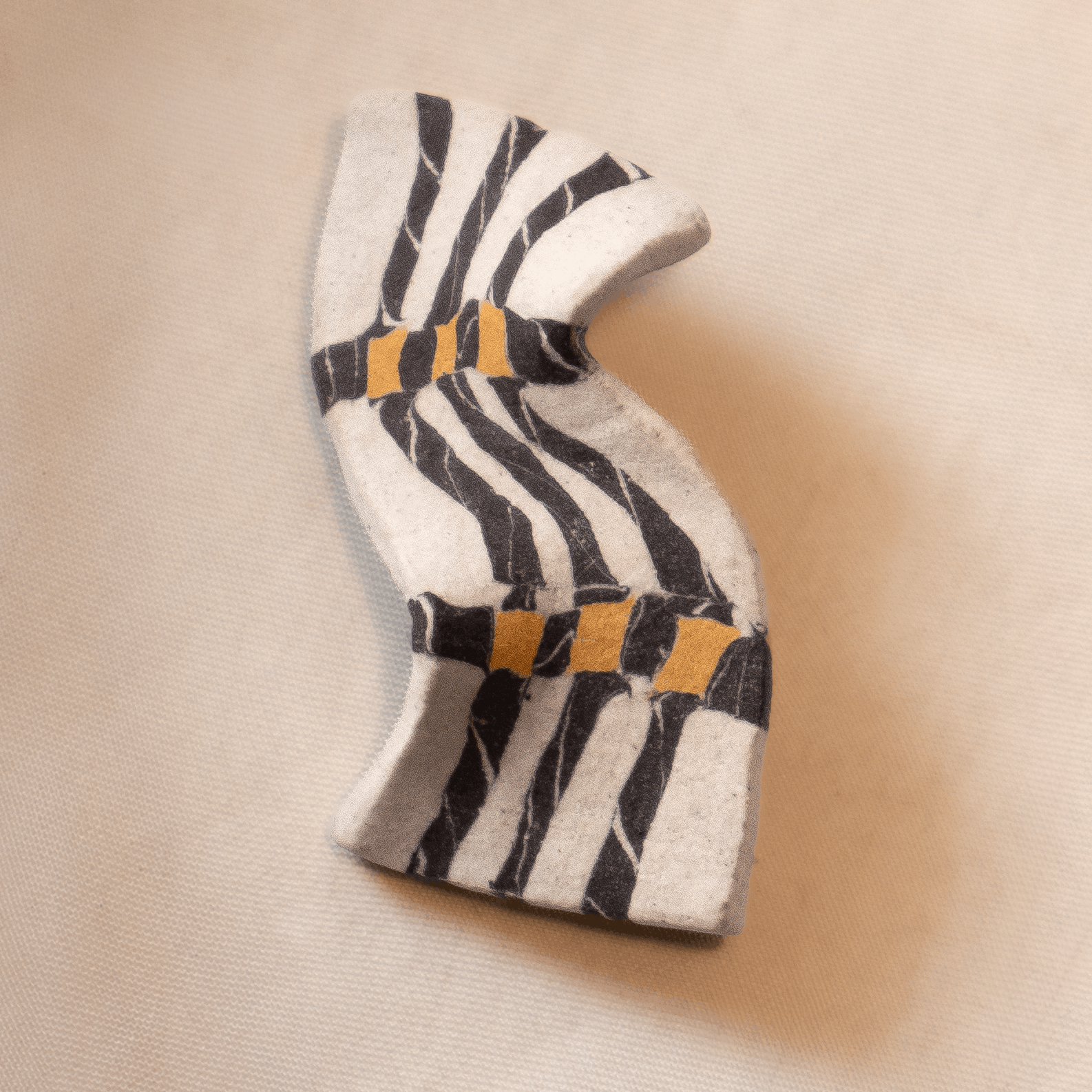 Akin Brooch 02