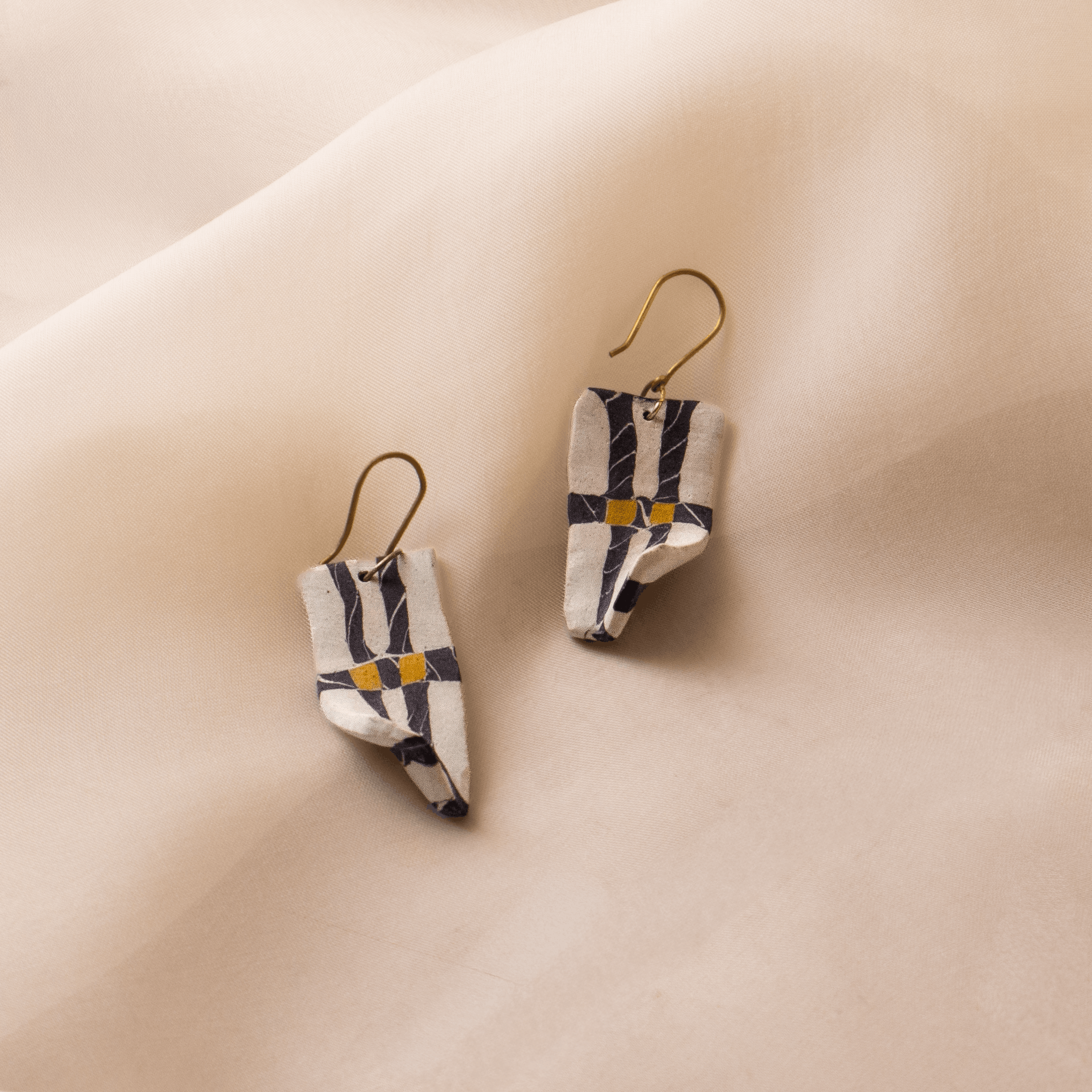 Akin Dangle 01
