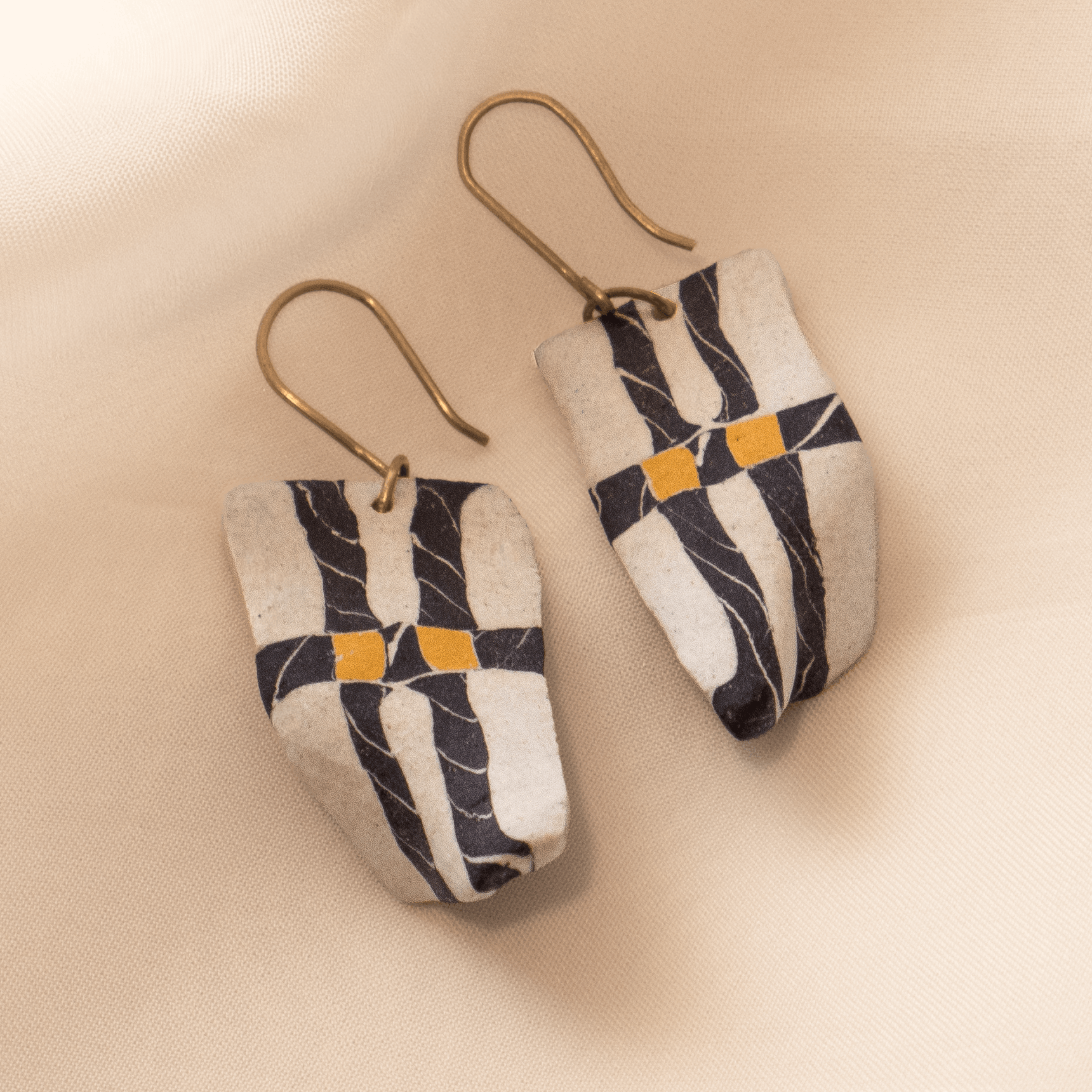 Akin Dangle 01