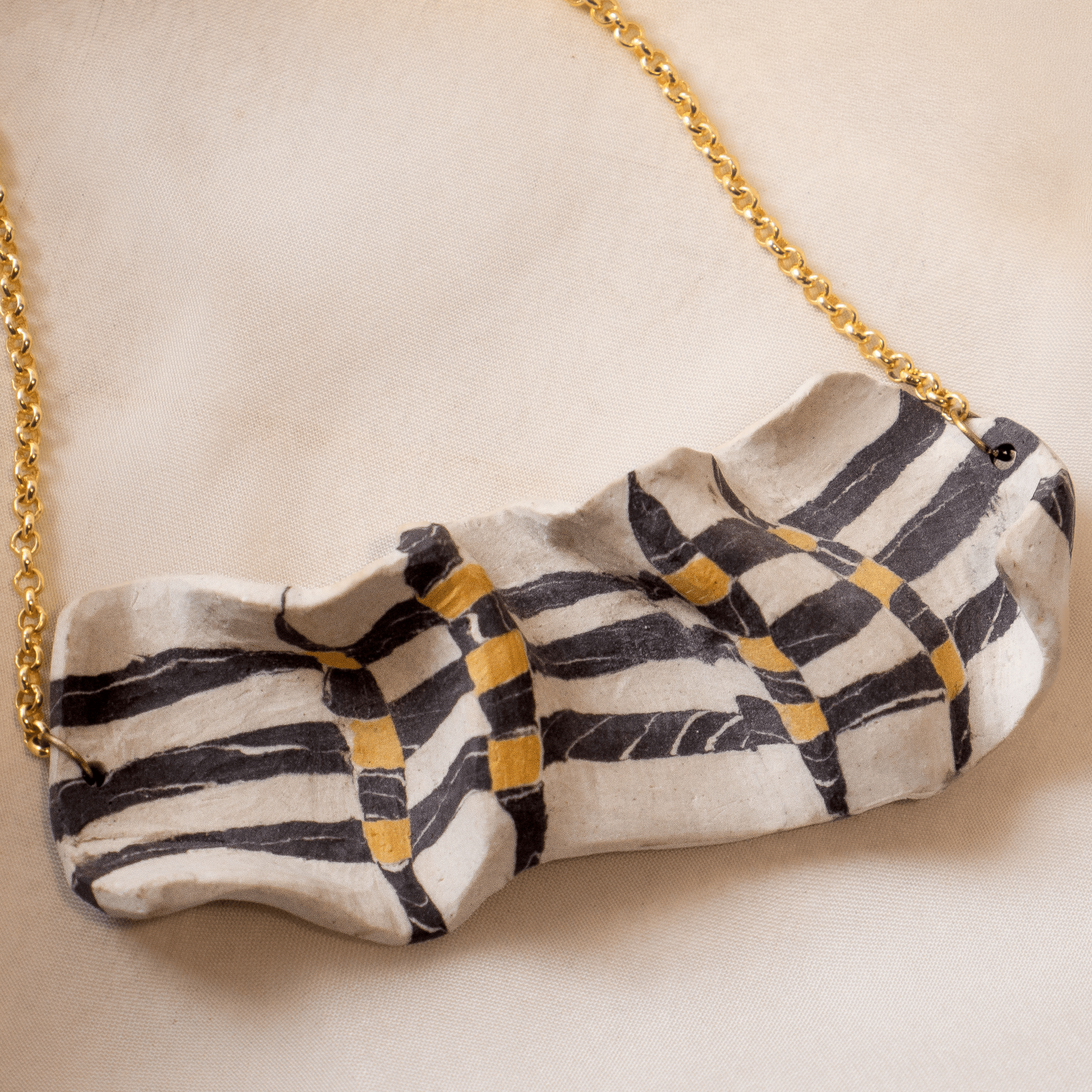 Akin Chain 02