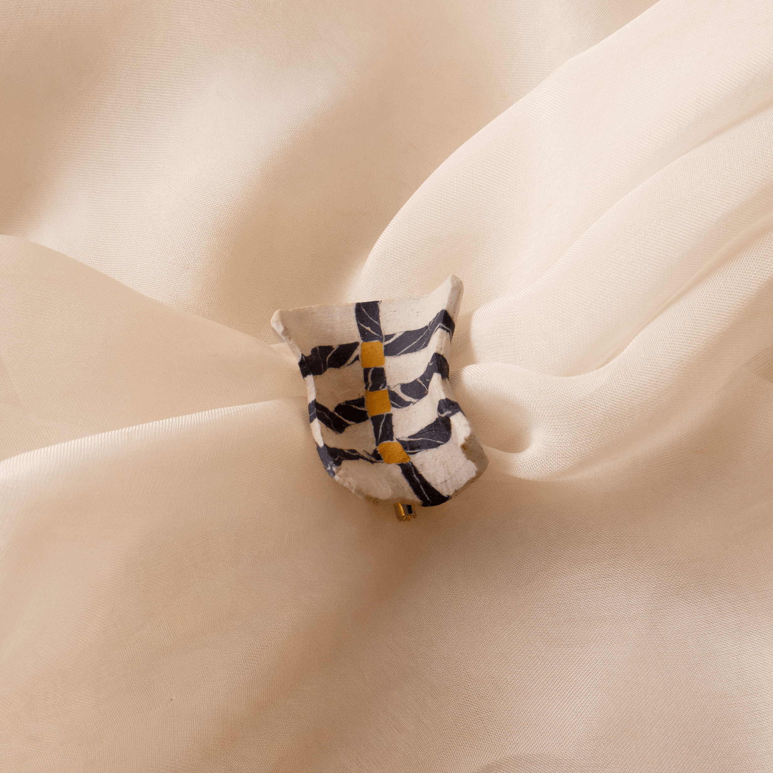 Akin Brooch 03