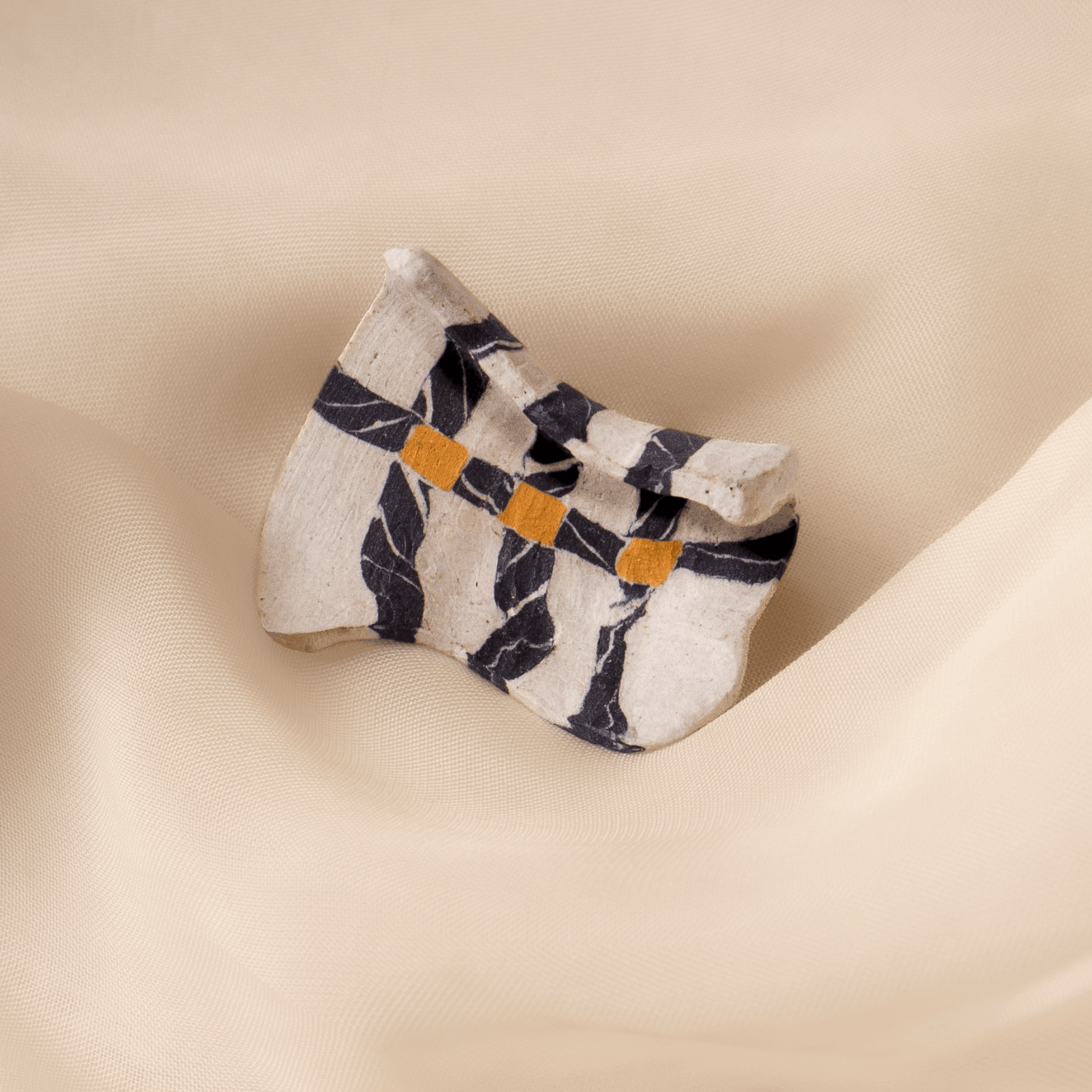 Akin Brooch 03