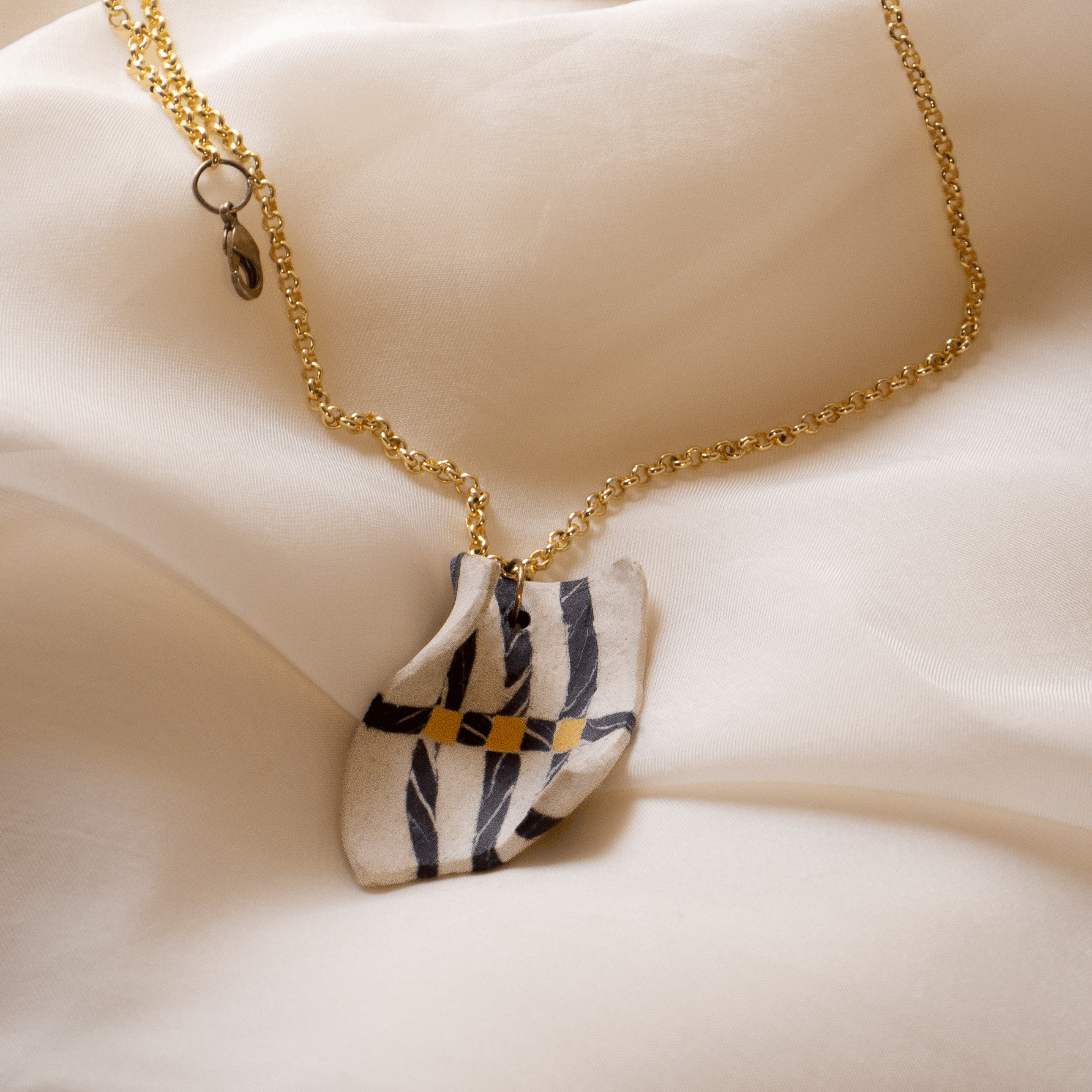 Akin Chain 03