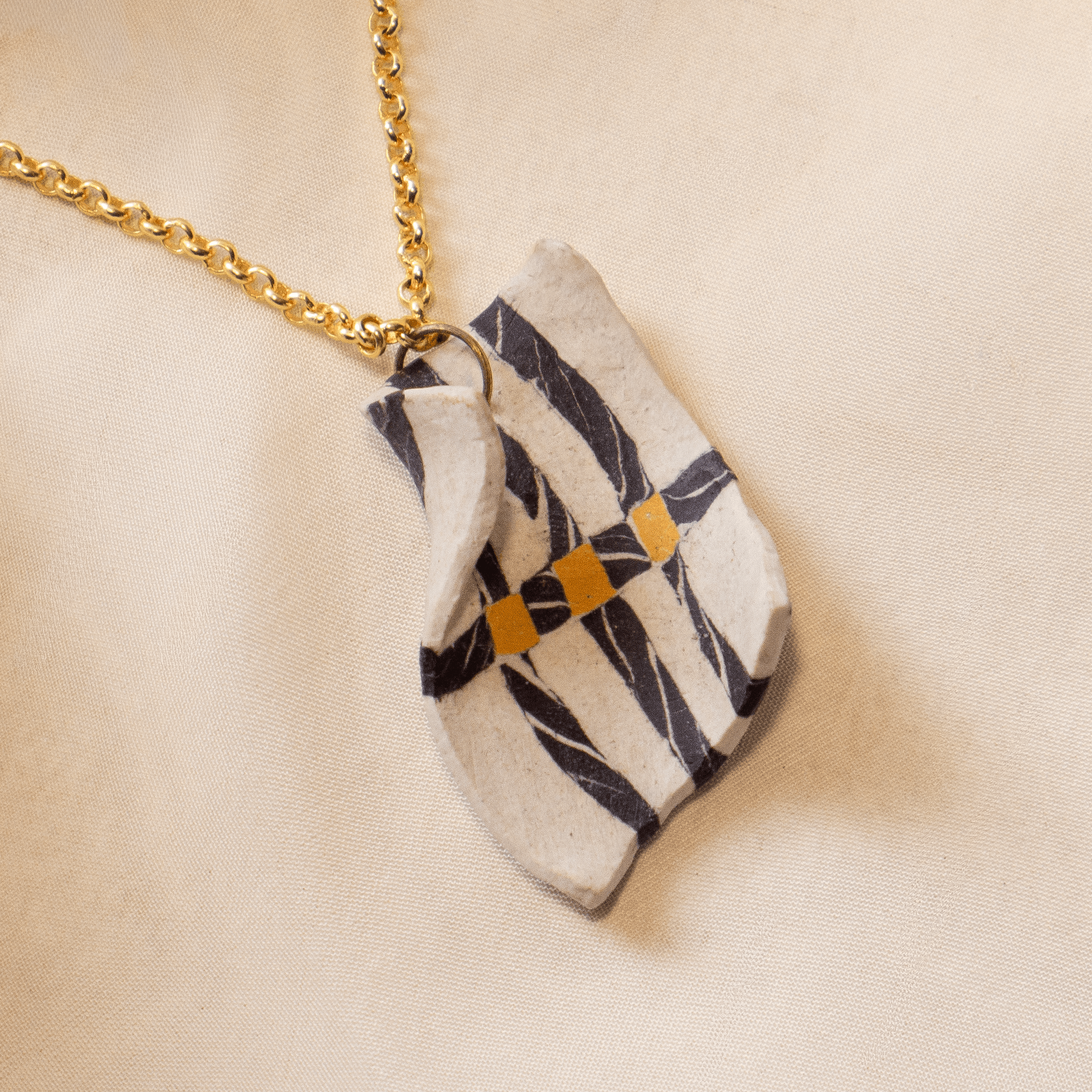 Akin Chain 03