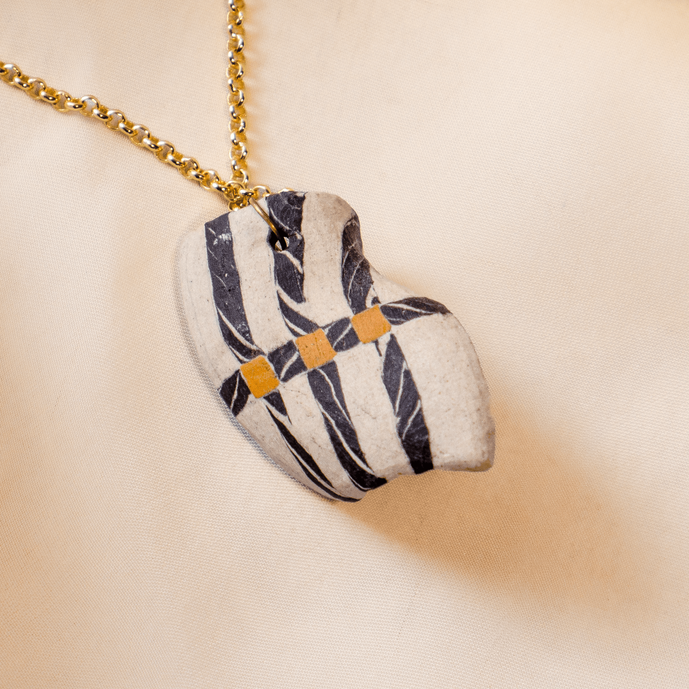 Akin Chain 03